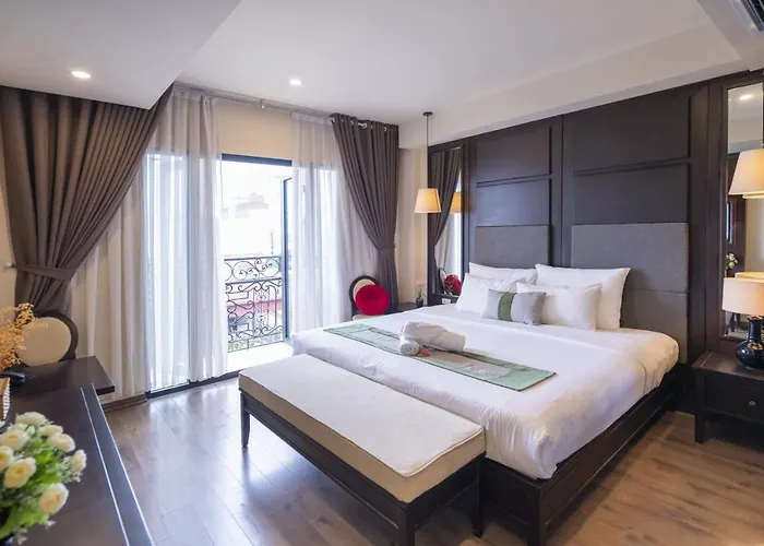 Hanoi Center Silk Charming Hotel & Travel