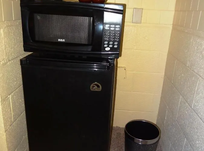 Ji1 - King Guest Room Located At The Joplin Inn