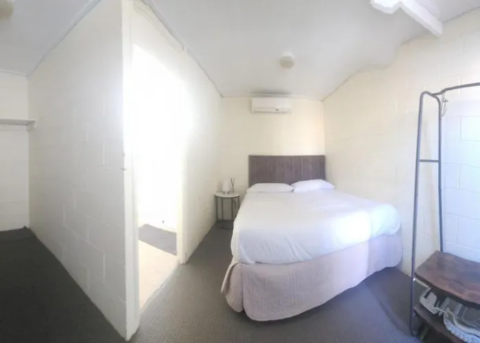 Broken Hill Hotel