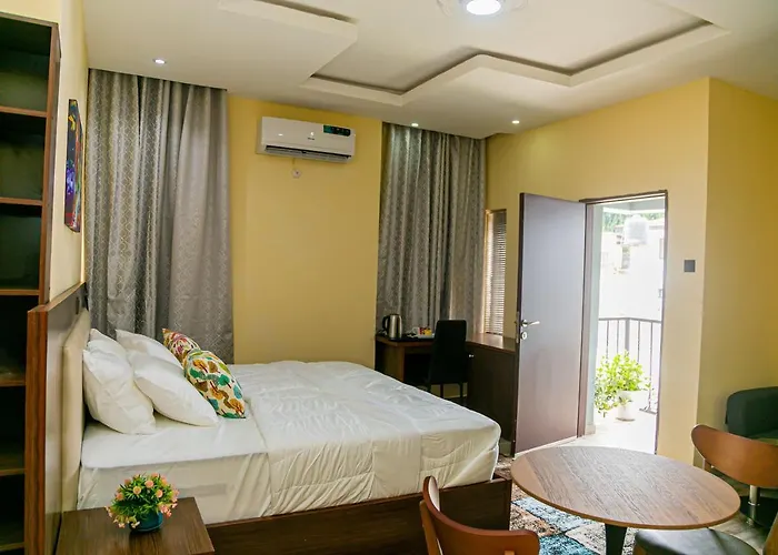 Fragrance Apartments And Suites