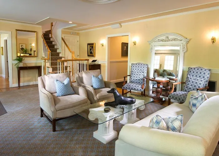 Cape Arundel Inn - Club House