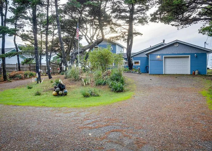 Oceanfront Home In Port Orford: The Lighthouse