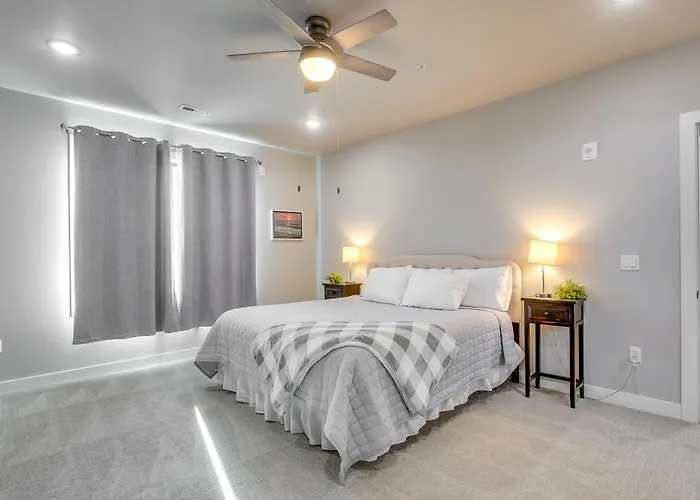 Modern South Pier Condo On Sheboygan River!