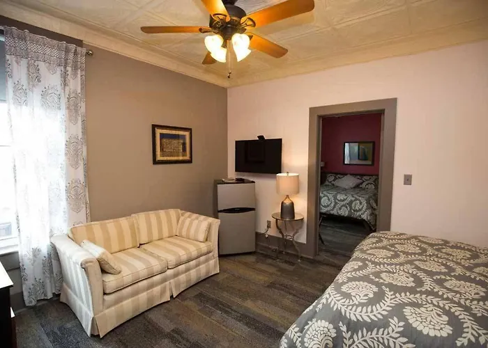 Dodici Night Suites