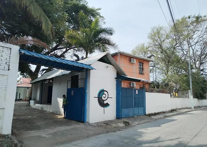 Chilamar Surf Lodge