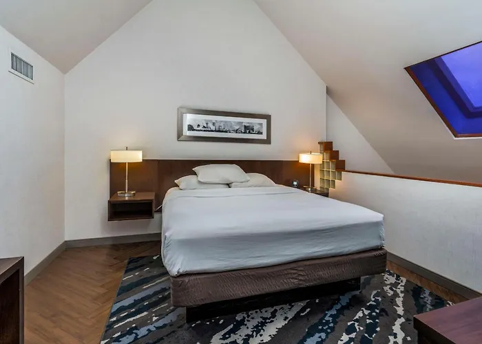 Embassy Suites By Hilton Indianapolis Downtown