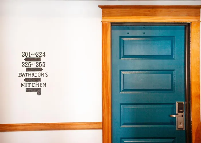 11Th Avenue Hostel