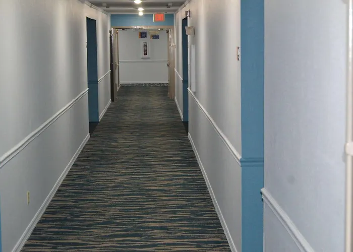 Days Inn And Suites By Wyndham Sikeston