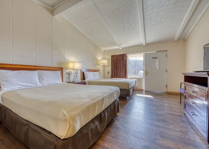 Oneida Motels