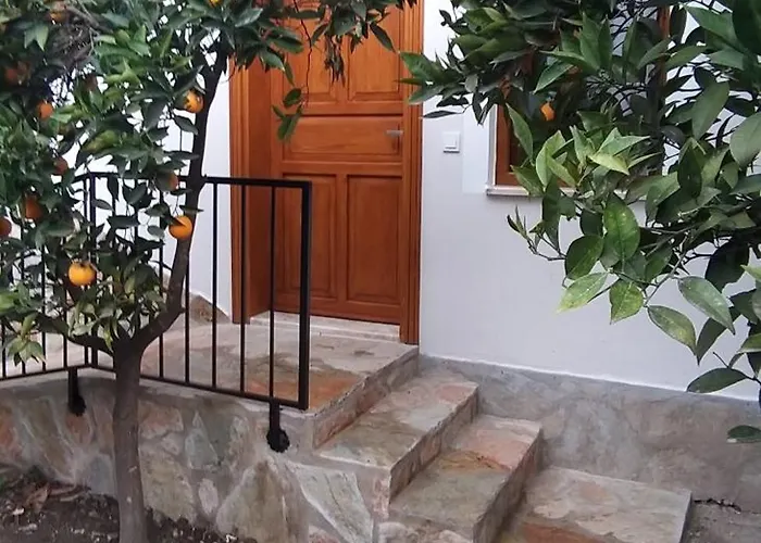 Lindos Pension