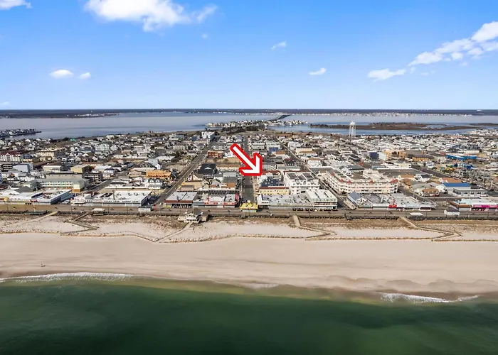Beach House Steps Away From The Boardwalk And Beach With Ocean Views In Seaside Heights!