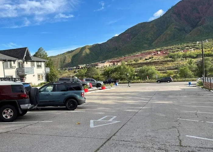 Adventure Inn - Glenwood Springs