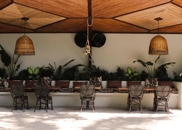 Curiol Boutique Hotel & Lounge