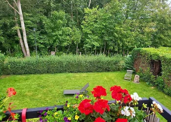 Wohnung am Meer mit Garten