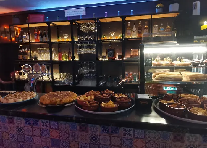 Tiki Taka Hostel&Pub