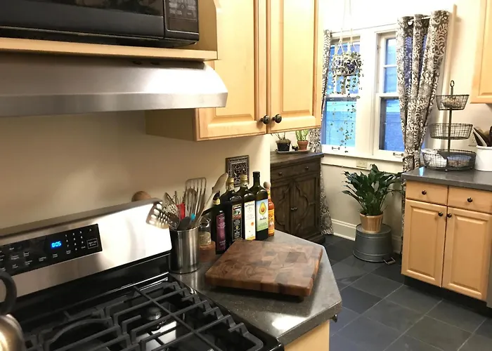 Beautiful Luxury Suite A & B Of Shorewood Home