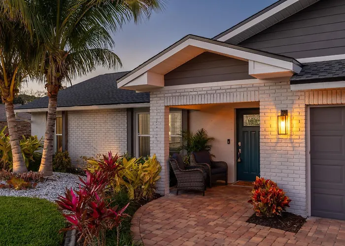 Twin Palms Oasis! Modern, With Heated Pool And Game Room!