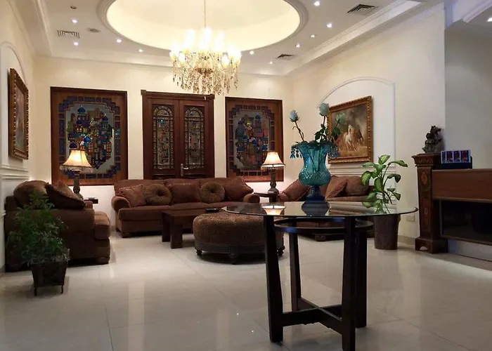 Shanasheel Palace Hotel