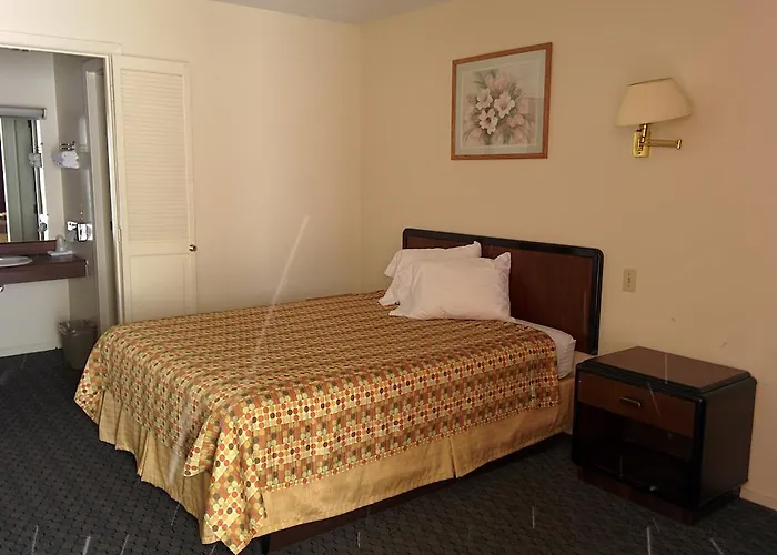 Tiffin Motels