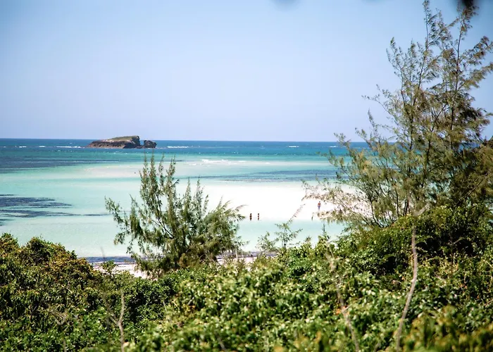 Bamba Kofi Beach Lodge