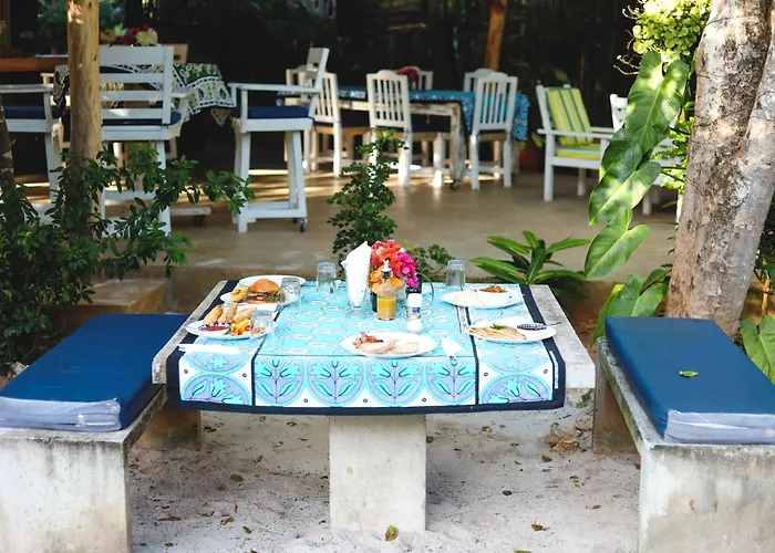 Bamba Kofi Beach Lodge