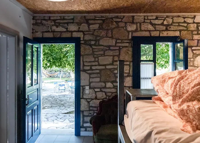Himara Hostel