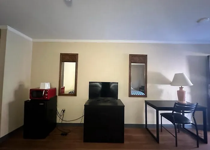 Loyalty Inn Rockingham
