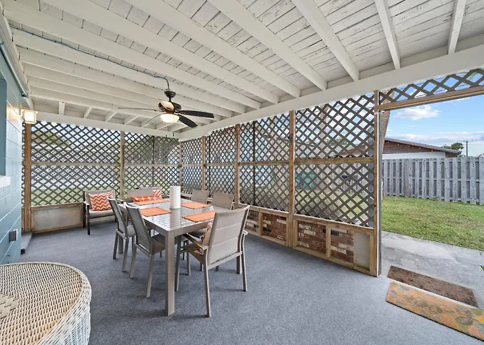 Midtown Cottage - In The Heart Of Cocoa Beach