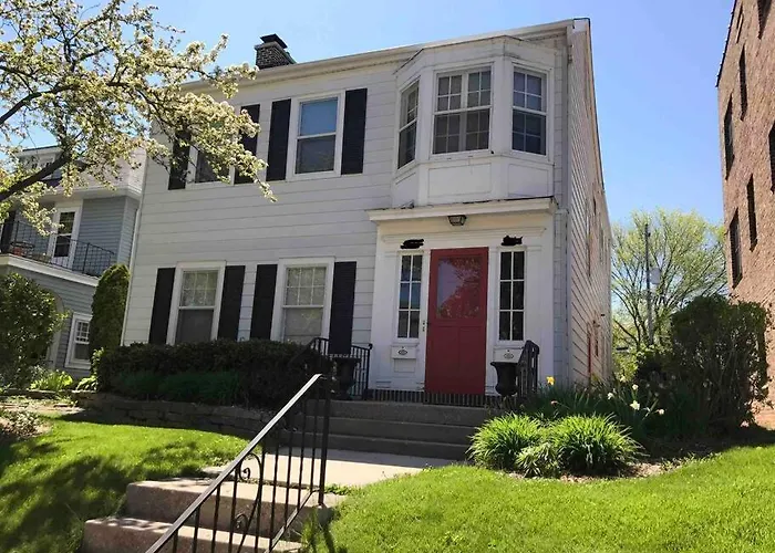 Beautiful Luxury Suite B Of Shorewood Home