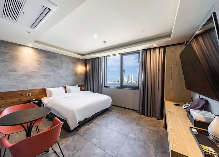 Sokcho Business Hotel Camel