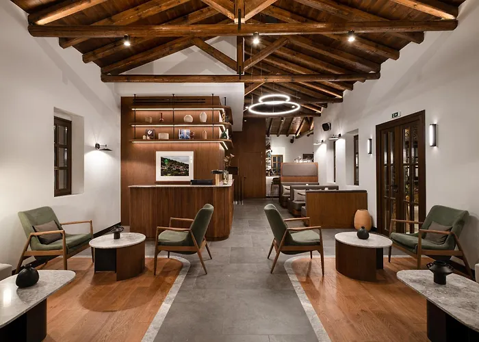 Hotels in Palaios Panteleimonas