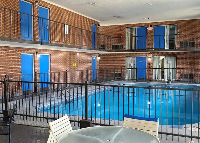 Fairview Inn & Suite