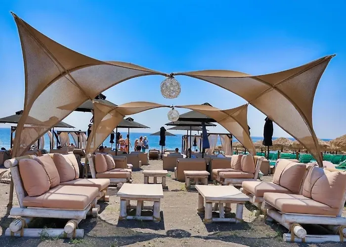 Hotels in Perissa (Santorini)