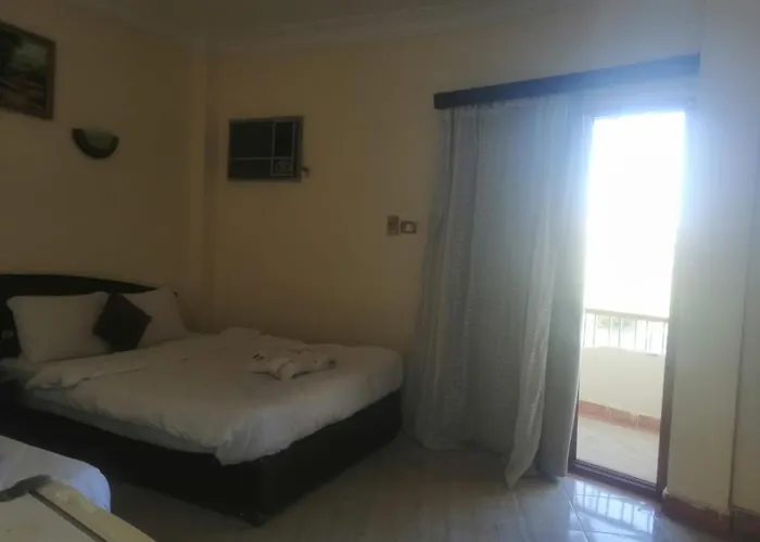 Eiffel Hotel Hurghada