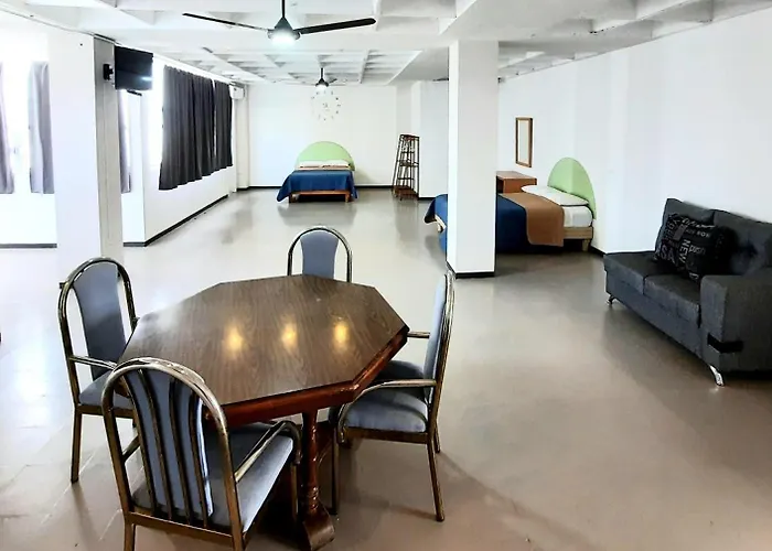 Hotel Allende 104