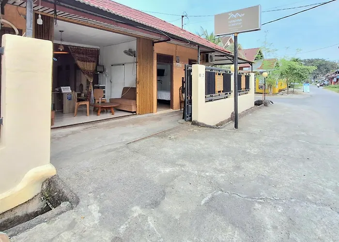 Handira Homestay Syariah Padang Redpartner