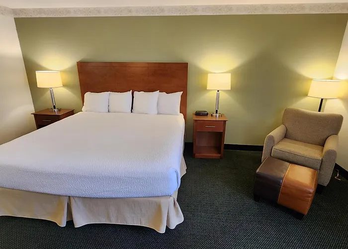 Baymont By Wyndham Mackinaw City