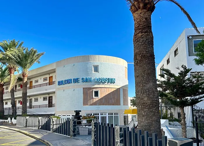 Sobre El Mar Con Vistas A Las Dunas De Maspalomas