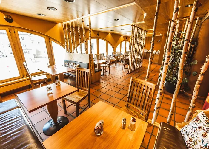 CURUNA Hotel-Garni B&B