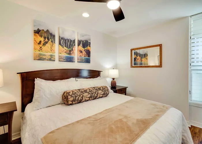 Waipouli Beachfront Condo W/ Balcony + Ocean Views