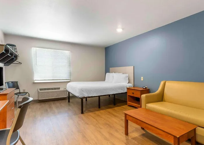 Woodspring Suites Fayetteville I-49