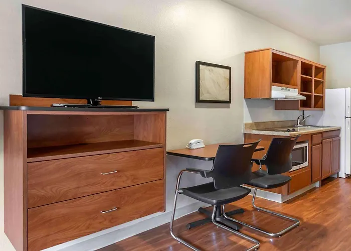 Extended Stay America Select Suites - Lake Worth