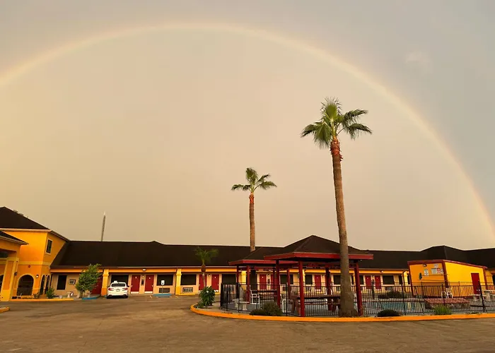 Los Fresnos Inn And Suites