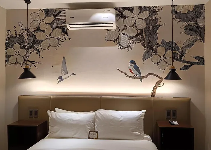 The Henry Hotel Roost Bacolod