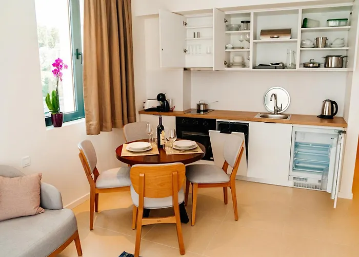Sunraf Luxe Apartments