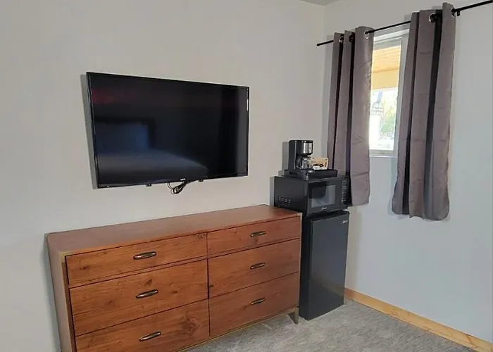 Topaz Lodge