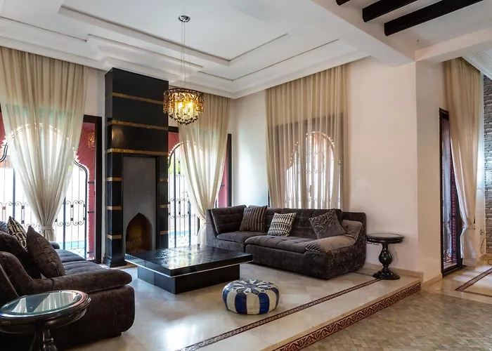 Magnifique Villa De 320 M2 Avec 2 Piscines