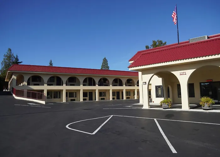 Timberland Inn & Suites