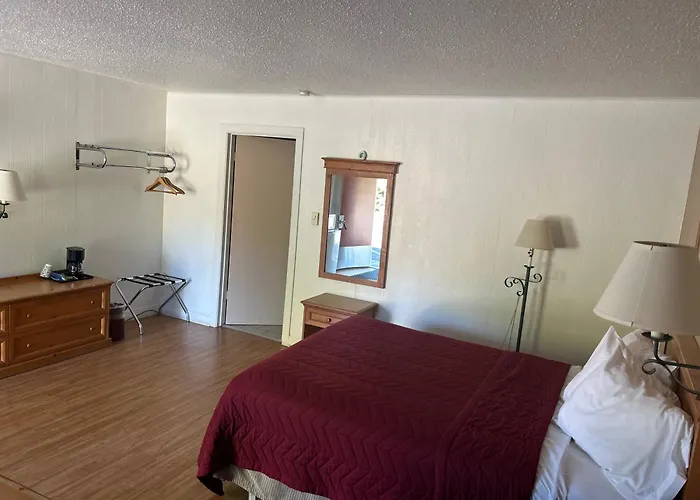 Redwood Arms Motel