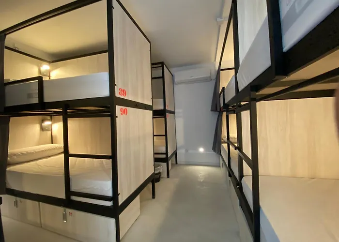 We Street Hostel - Albergue